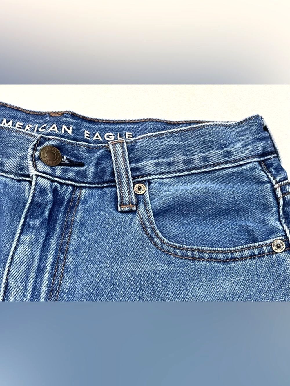 American Eagle Outfitters Women’s Mom Short Blue Denim Cuffed Jean Shorts Size 4 - Picture 5 of 16